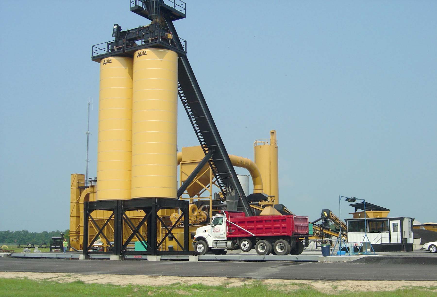 Asphalt Drum Mixers asphalt silos 