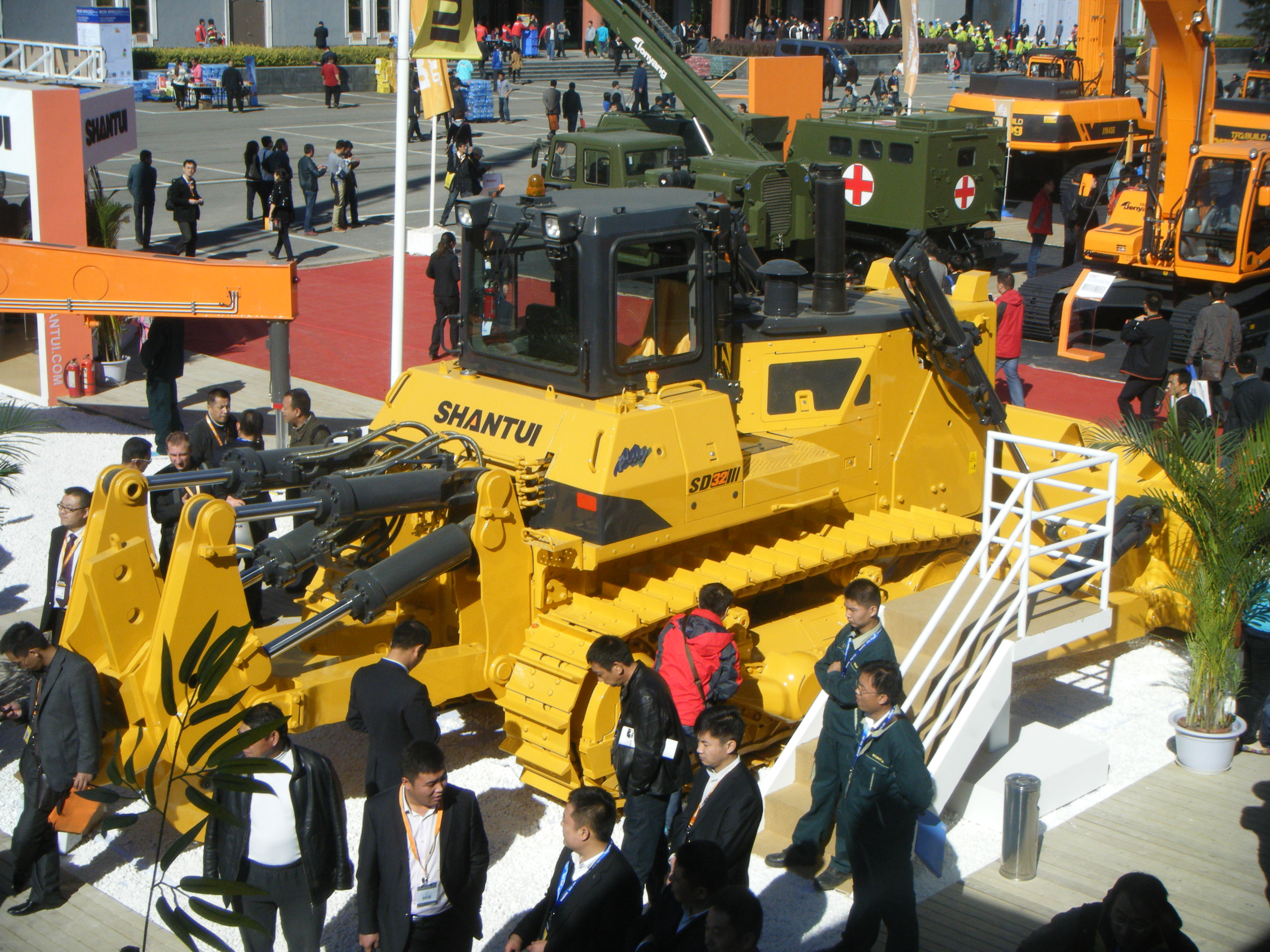 Key construction equipment manufacturers at BICES 2015