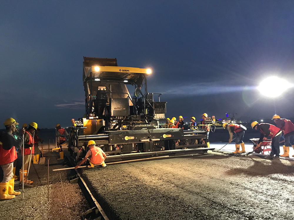 Two BOMAG BF 800 C pavers were used at the NYIA airport project by contractor PT PP Tbk