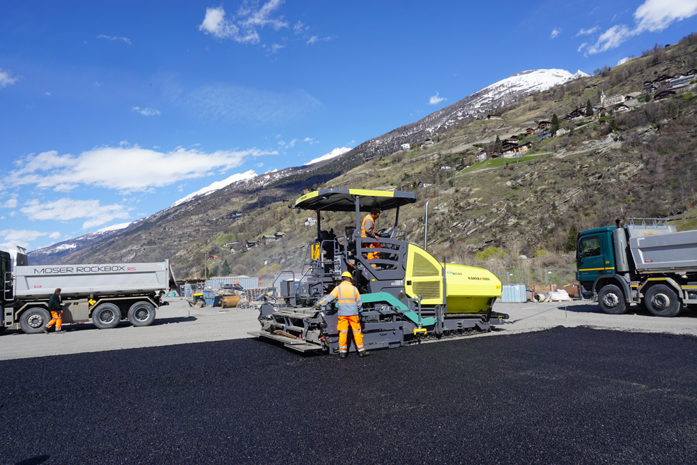 Ammann’s latest pavers feature sophisticated systems to help optimise paving quality