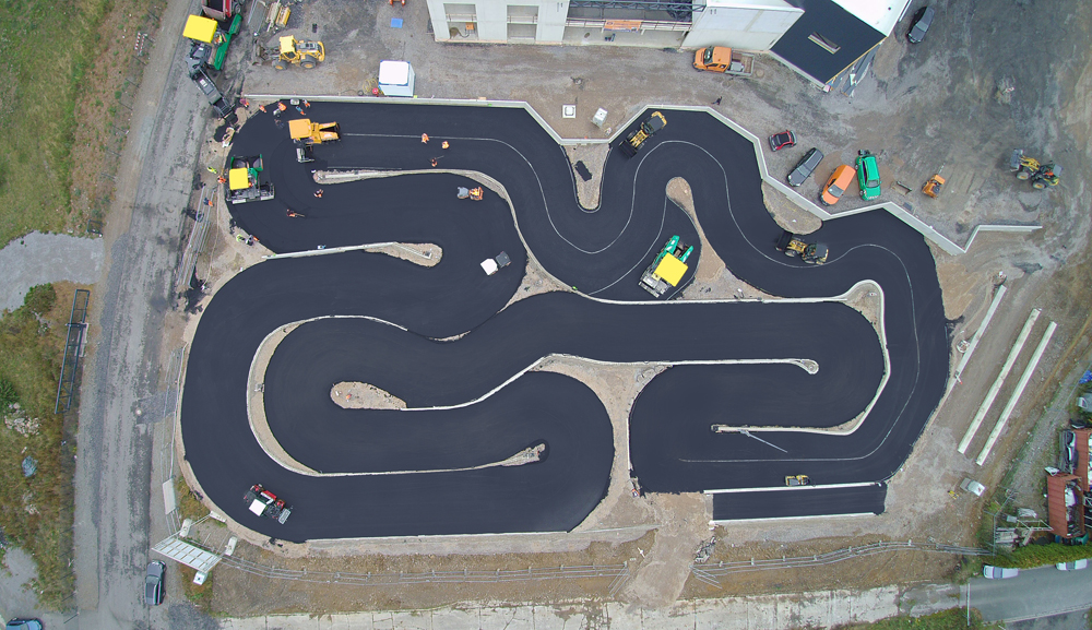From above, the track shows how manoeuvrable the paver had to be