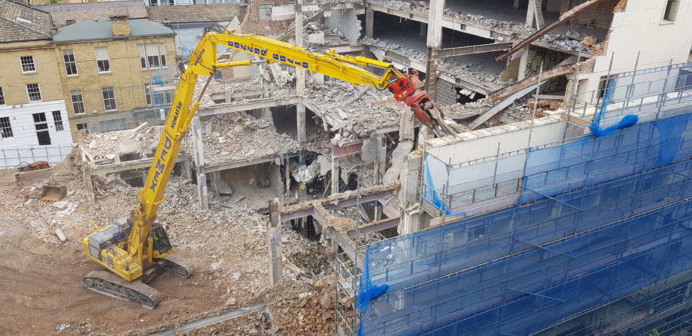 The Komatsu PC490HRD K100 system, getting to grips with a constrained city centre site (photo credits: Komatsu)