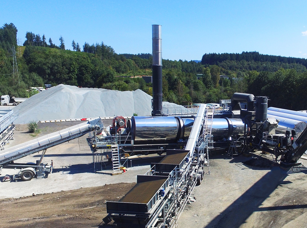 The first use of a new MARINI-ERMONT TSX plant was for a TSX 28 unit, which provided mix for a highway project in France in 2021