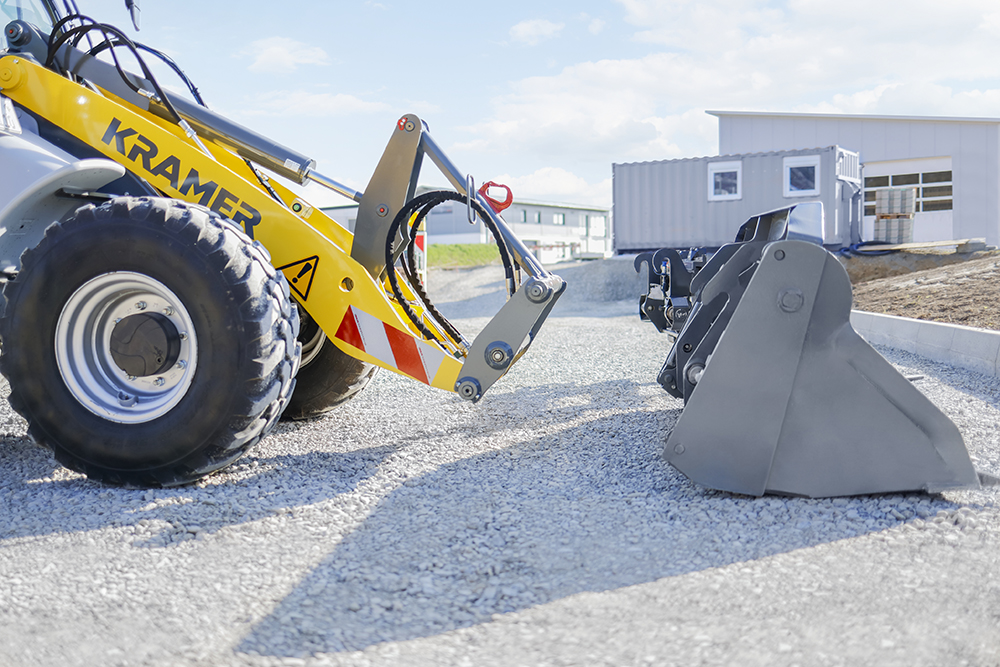 The dimensions of both quick-hitch systems are identical, so that existing attachments can continue to be used