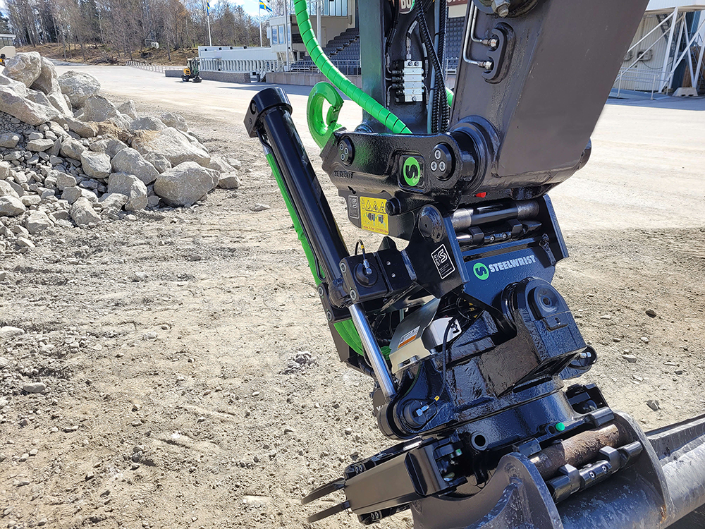 The SQ50 will be phased in on X12 and X14 tiltrotators meaning that future S-type quick couplers and tiltrotators will be upgradeable to SQ-type