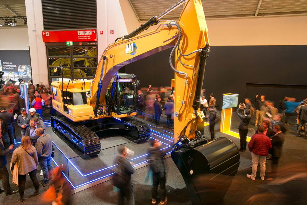 The 320 excavator (pictured) and the other electric prototypes have Cat’s dedicated blue branding for electric machines  