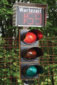 temporary traffic light with countdown system
