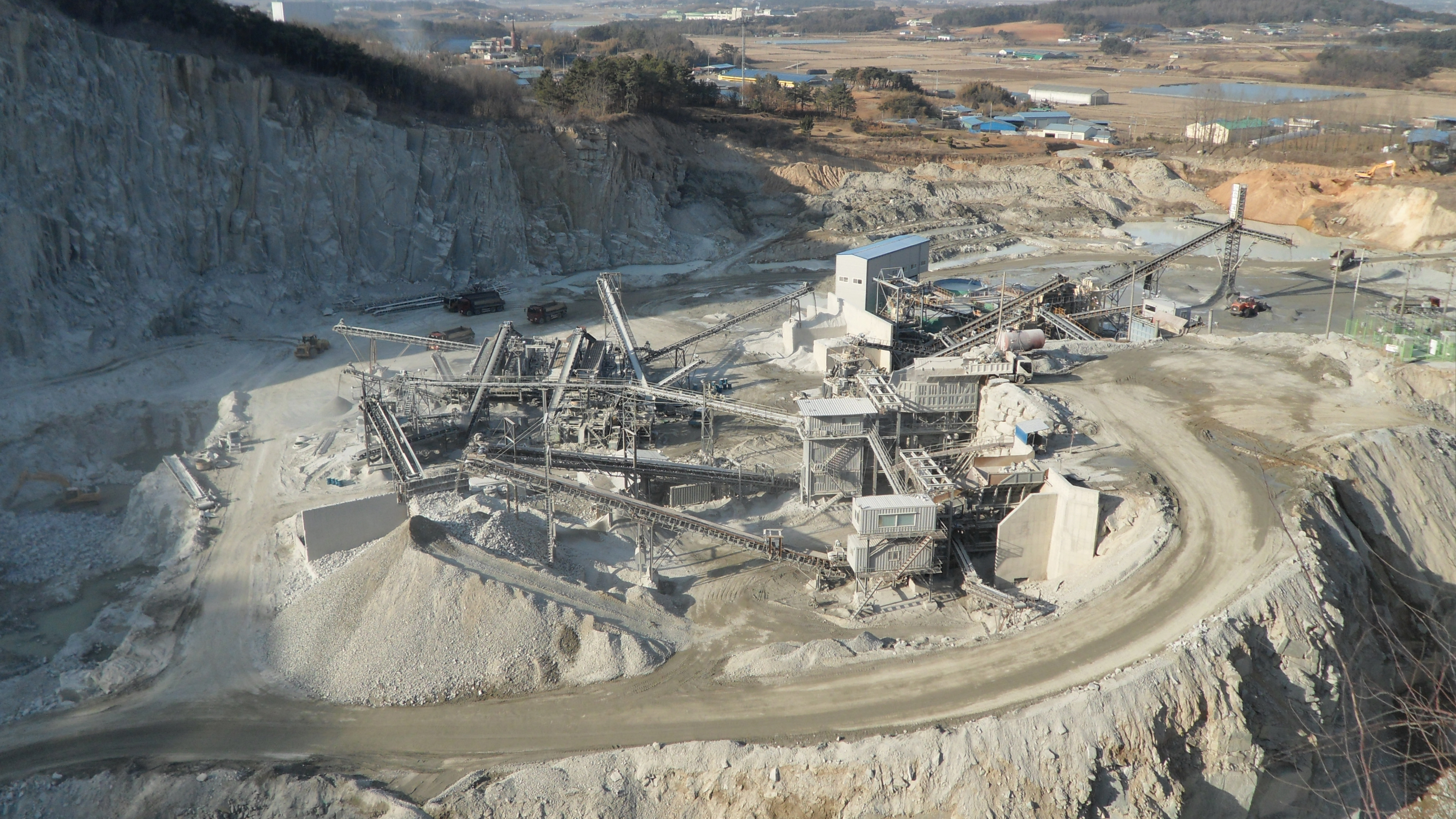 aggregate plant at Jungeub quarry, South Korea