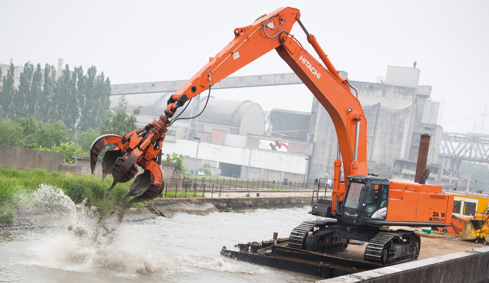 Hitachi's new high production ZX870LCH-5 excavator | World Highways