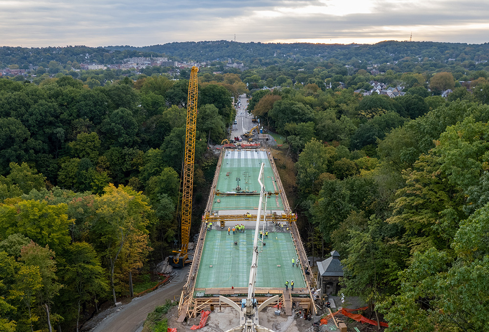 The first concrete deck pour  was carried out at Span 1 for the Fern Hollow bridge in  late September 2022