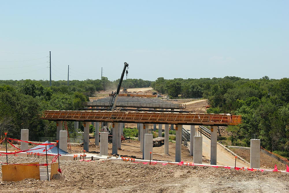 Conventional technology was utilised to construct Bear Creek Bridge
