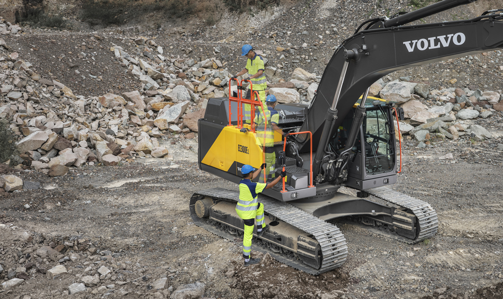 Liebherr’s new electric excavators are offered in backhoe and shovel configuration