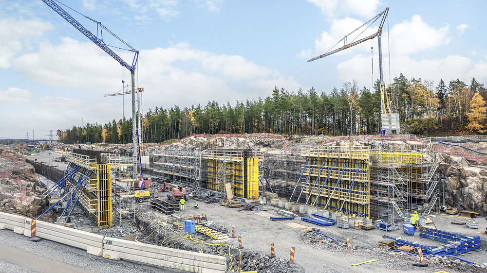 : Two concrete tunnels, four bridges, supporting walls and fire and sound insulation are being planned and built in Häggvik (1-6, photos courtesy of Doka