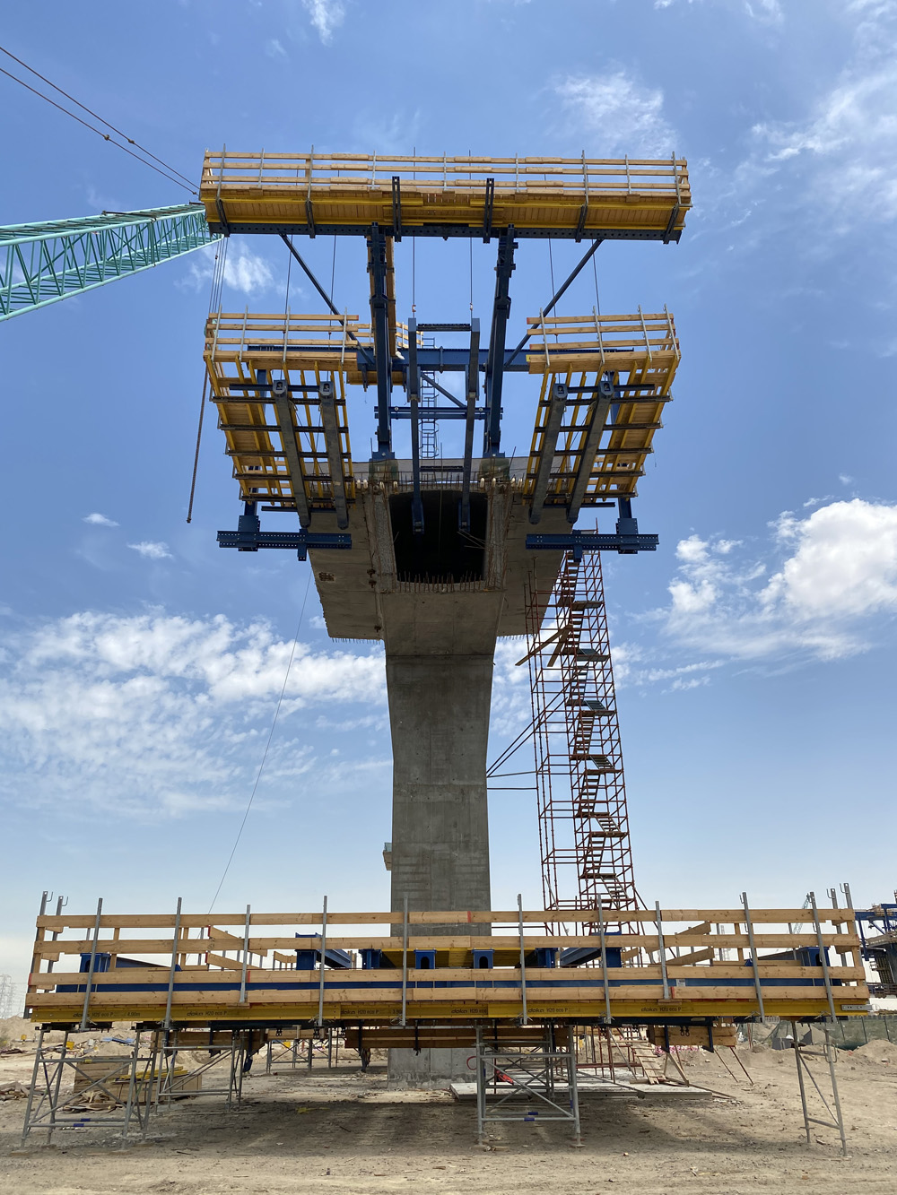 The Doka Cantilever Forming Traveller offers formwork and shoring from a single source with balance between support structure and formwork enabling construction of 470m of the main bridge (images courtesy Doka)