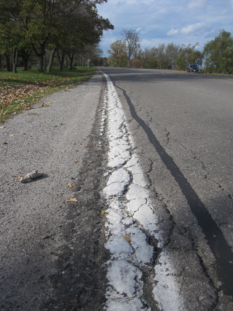 crack in Canadian road niagara area