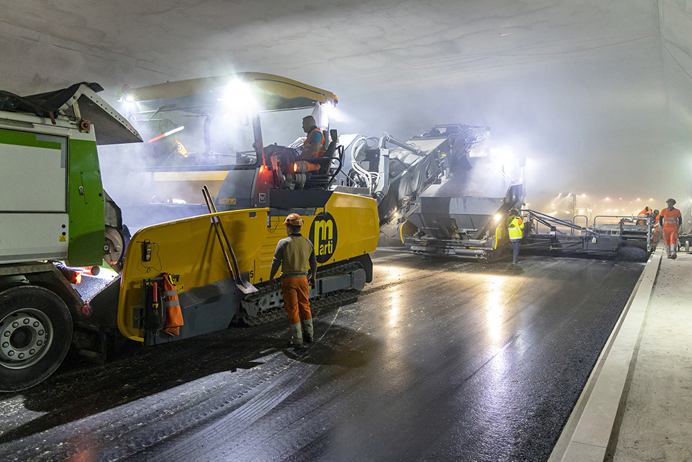 An MTV from Vögele was used to ensure a consistent supply of mix to the paver to help provide a homogenous surface