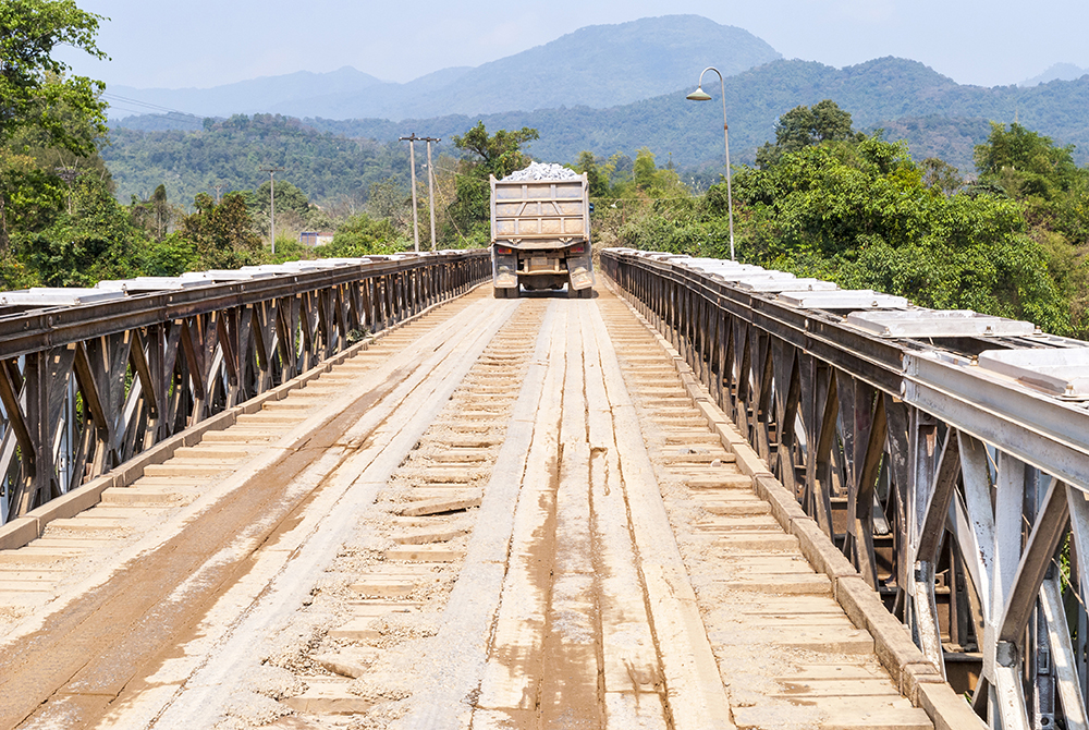 New bridges are needed to cope with the demands of heavy transport © Dinozzaver | Dreamstime.com