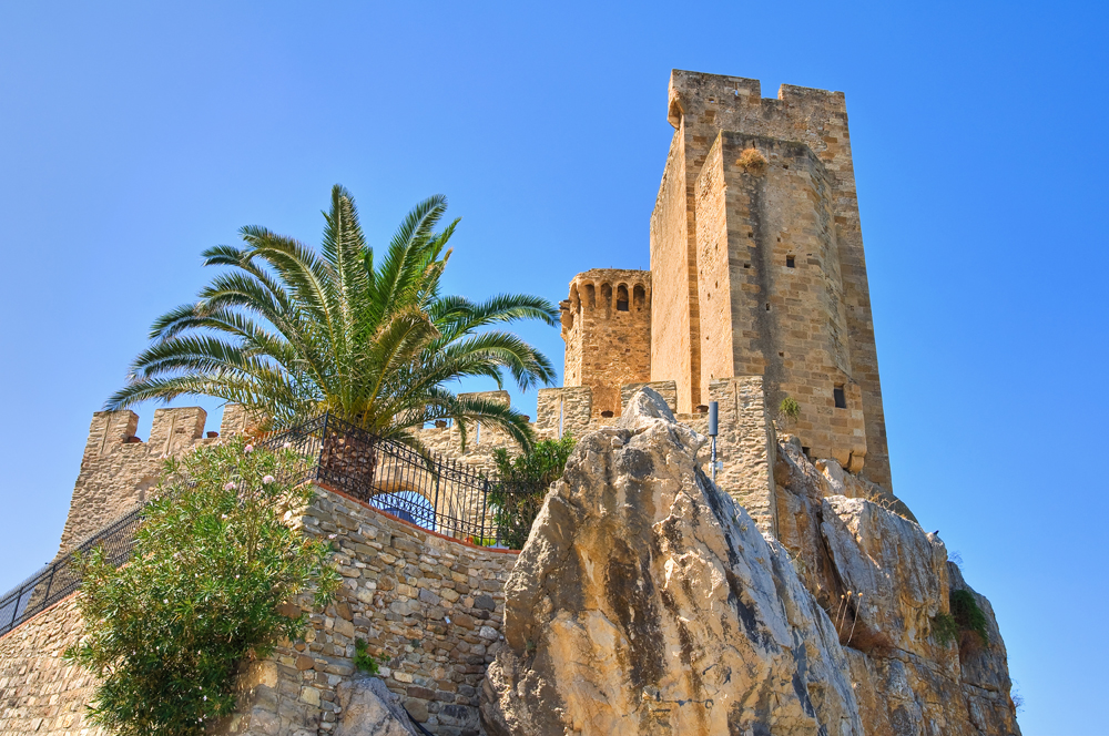 Roseto Castle lies close to the existing road and is one of the historic structures that the project will take care to protect – image courtesy of © Milla74; Dreamstime.com