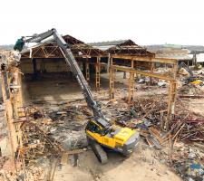 Volvo ultra high reach demolition excavator 