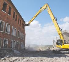 Komatsu's PC450HRD-8 crawler excavator high reach demolition machine