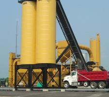 ADM's stationary self-erect asphalt storage silos