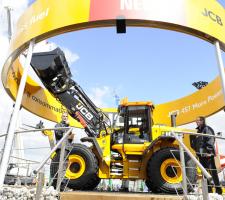 JCB 457 wheeled loader, live at INTERMAT 2012