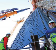 Cranes crucial role in Bosphorus Bridge