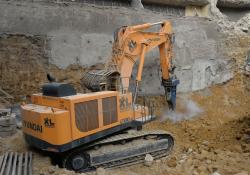 Breaking smart - Hyundai’s R1200-9 excavator in Luxembourg.jpg