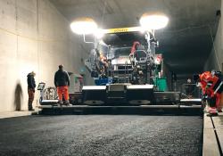Two Vögele pavers were used for the low temperature surfacing work on the tunnel in Karlsruhe