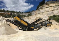 An RM 120GO! crusher and RM MSC8500e screener in action