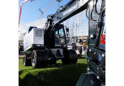 The 16-tonne excavator is powered by a hydrogen fuel cell