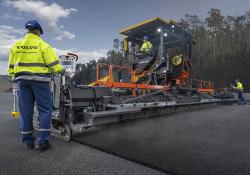 Volvo CE is offering new electric fixed screeds for wide paving operations