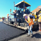 The pavers worked in echelon to ensure an effective hot-to-hot paving bond