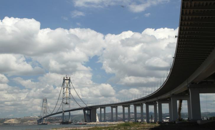 Osman Gazi Bridge spanning the Sea of Marmara 