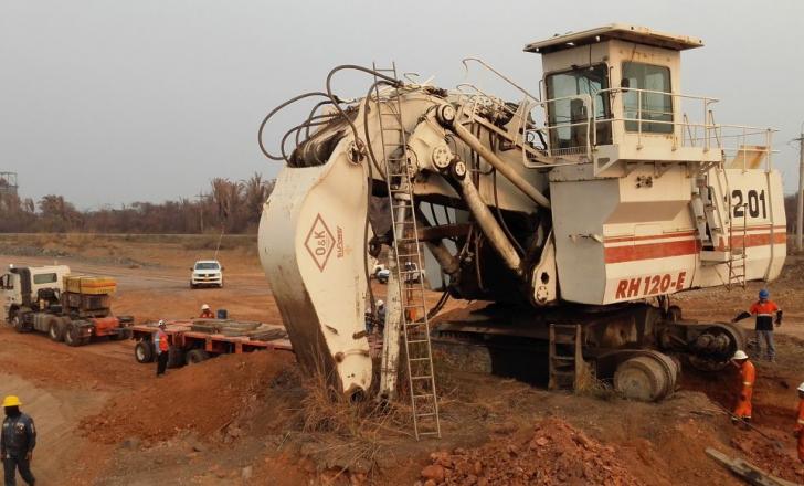 290-tonne O&K RH 120-E mining excavator 