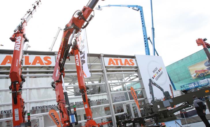 Atlas Maschinen AK96.3 truck loader, live at INTERMAT 2012